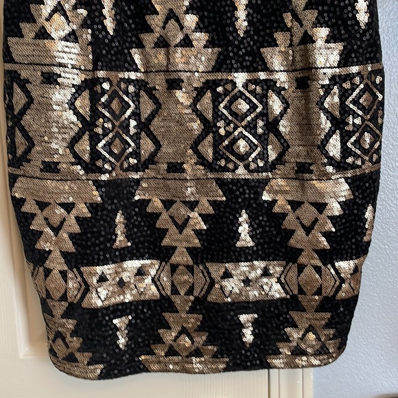 SKIES ARE BLUE Black Gold Sequin Tribal Geometric Bodycon Dress Size Medium - Picture 7 of 7